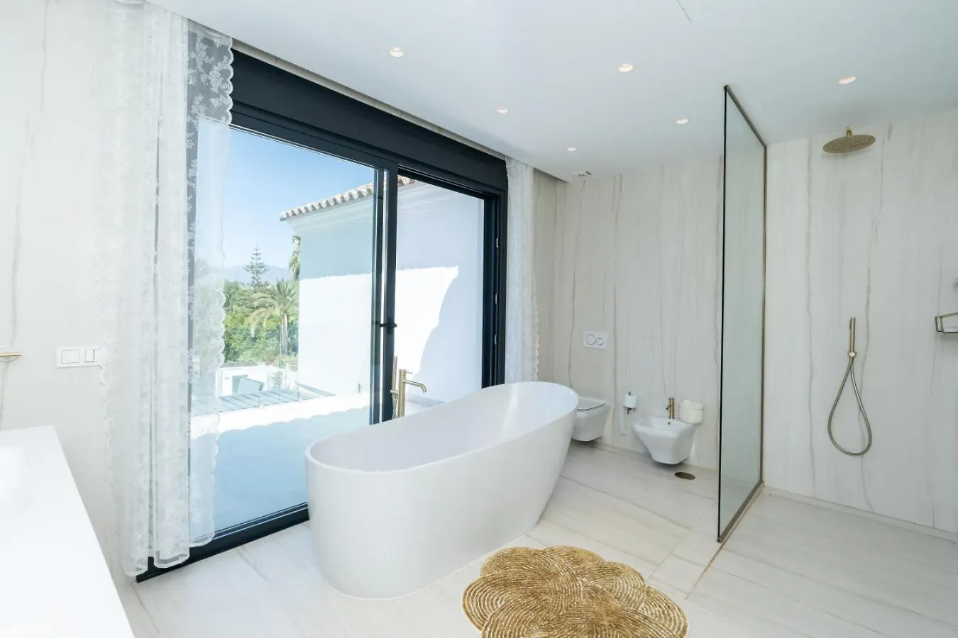 Stunning 6-Bedroom Villa In Guadalmina Baja Marbella