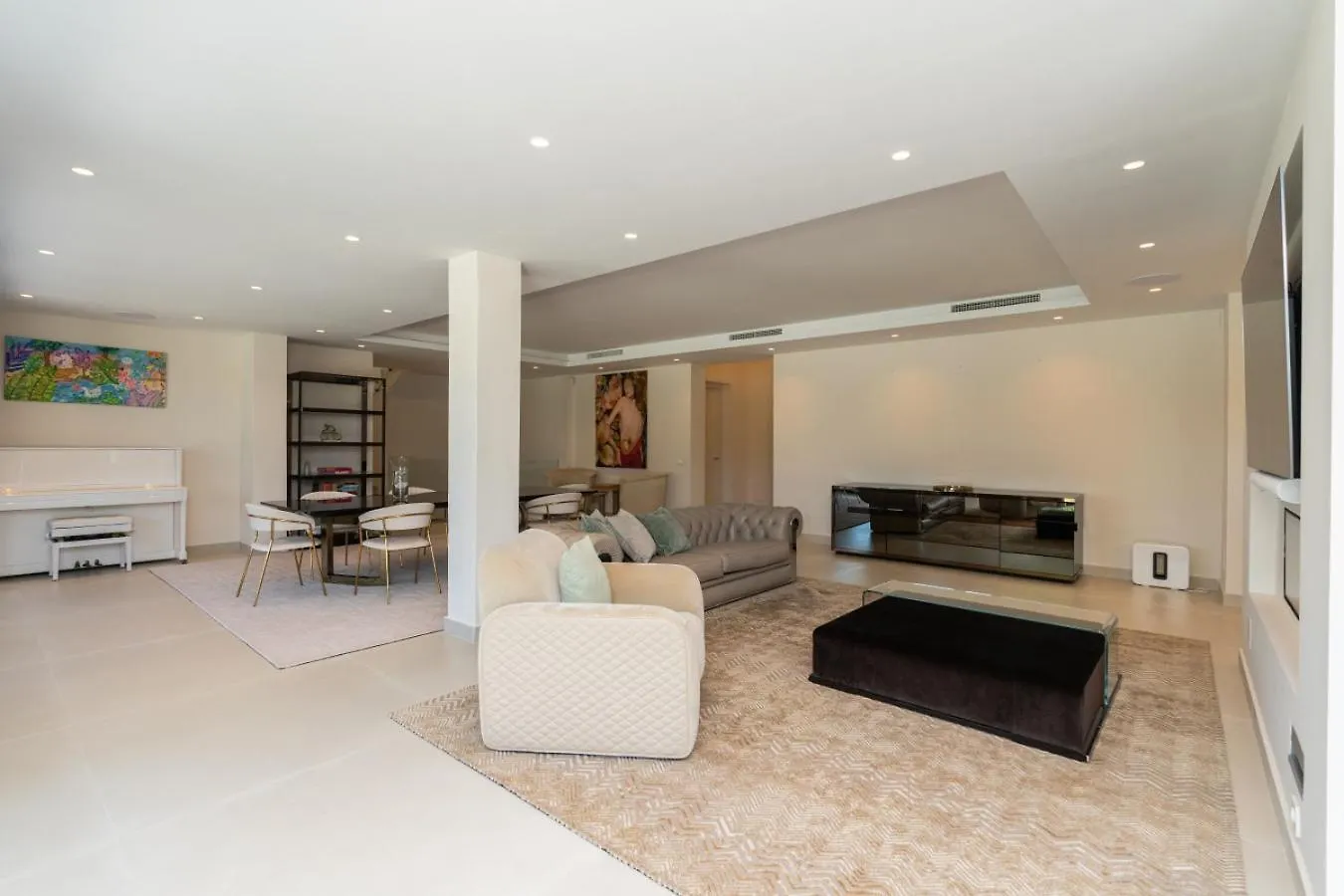 Stunning 6-Bedroom Villa In Guadalmina Baja Marbella
