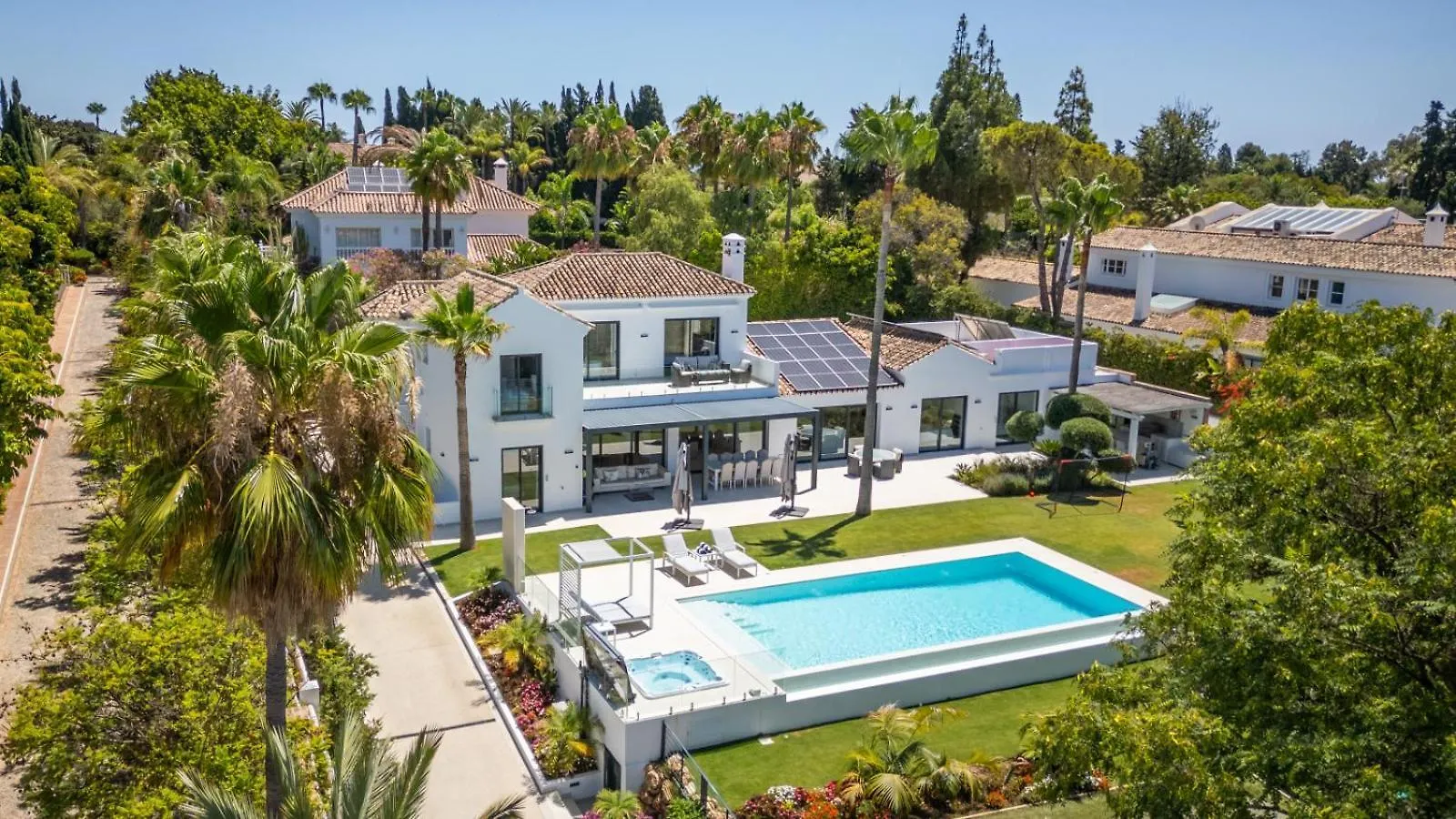Stunning 6-Bedroom Villa In Guadalmina Baja Marbella